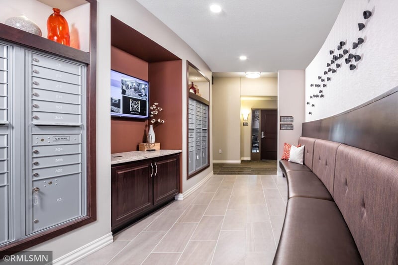 14301 Stewart Ln #112, Minnetonka, MN 55345