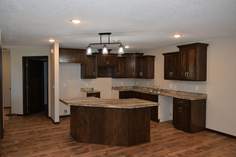 98 Maple St S, Lester Prairie, MN 55354