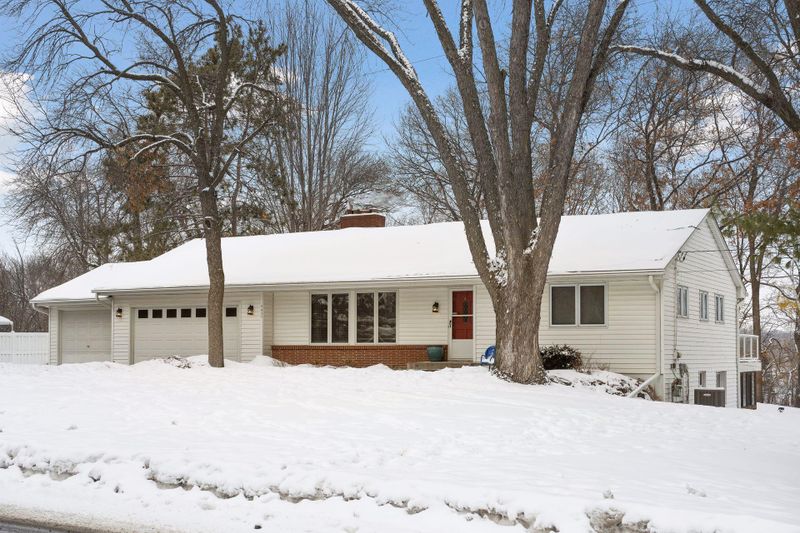 5437 Dominick Dr, Minnetonka, MN 55343
