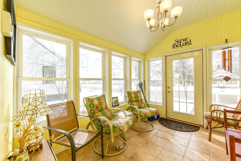 220 3rd St NE, Staples, MN 56479