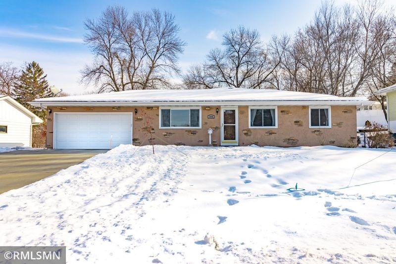 3040 Louisiana Ave N, Crystal, MN 55427