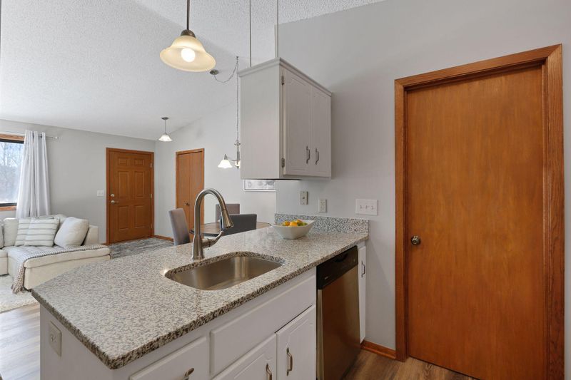 5573 Donegal Dr, Shoreview, MN 55126