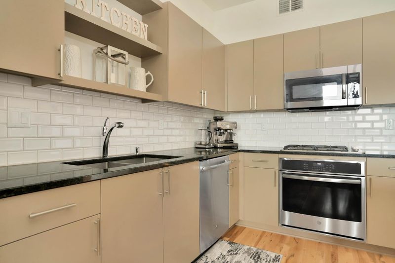 1240 S 2nd St #517, Minneapolis, MN 55415