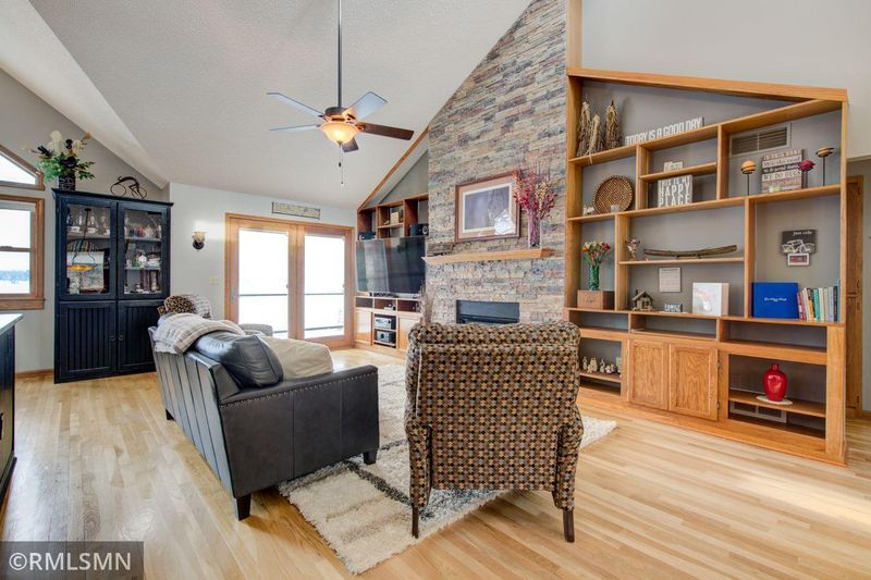 10600 55th St, Clear Lake, MN 55319