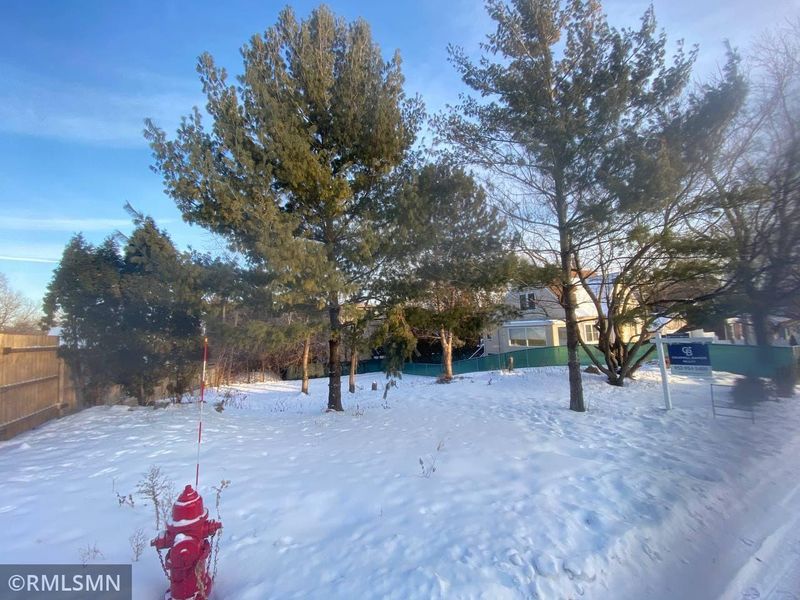 7419 York Ter, Edina, MN 55435