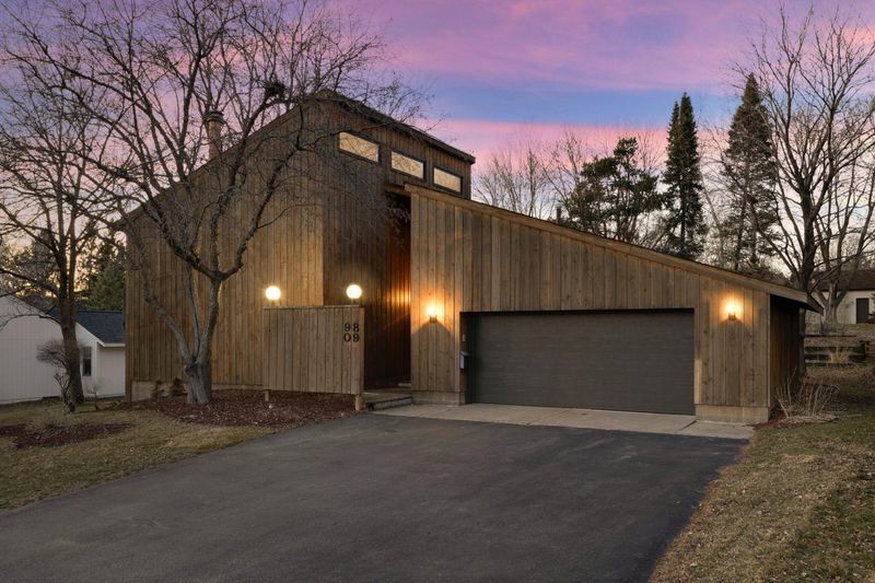 9809 Colorado Cir, Bloomington, MN 55438