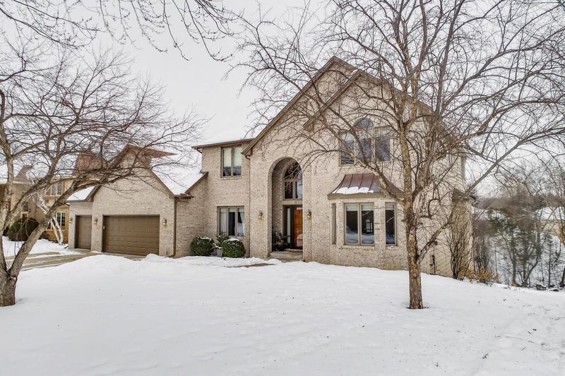 8392 Shadow Creek Dr, Maple Grove, MN 55311