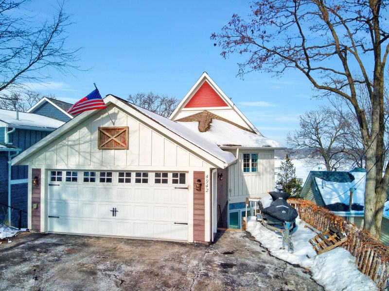 4942 Edgewater Dr, Mound, MN 55364