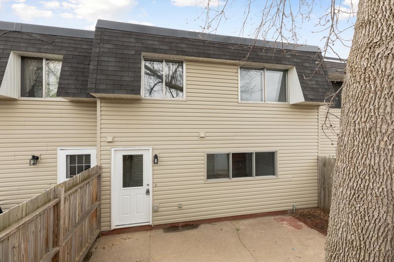 3832 Conroy Trl, Inver Grove Heights, MN 55076