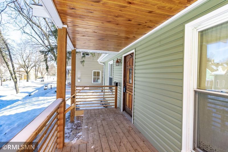 2592 13th Ave E, Maplewood, MN 55109