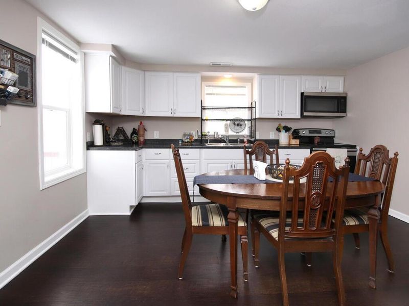 612 4th St NE, Montgomery, MN 56069