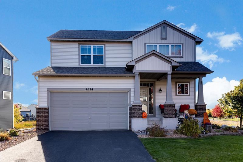 4674 Empress Way N, Hugo, MN 55038