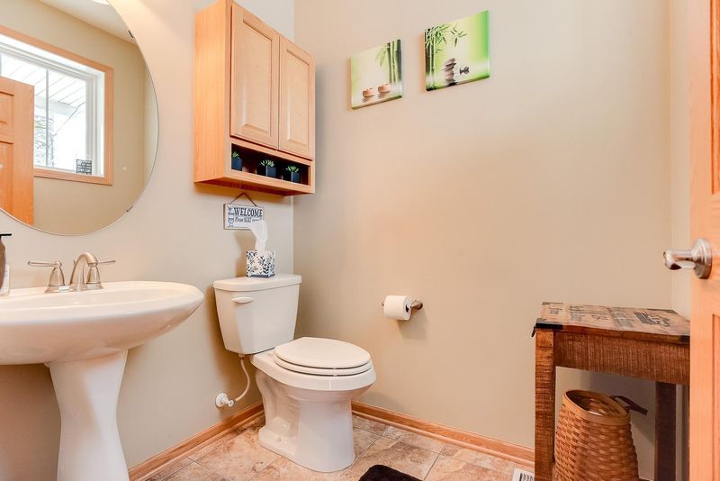 4674 Empress Way N, Hugo, MN 55038