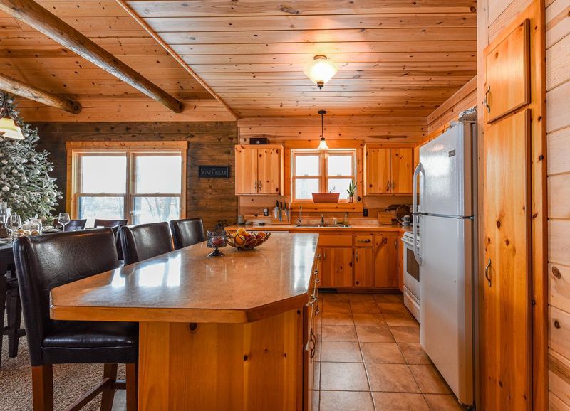 47348 Golf Cir, Garrison, MN 56450