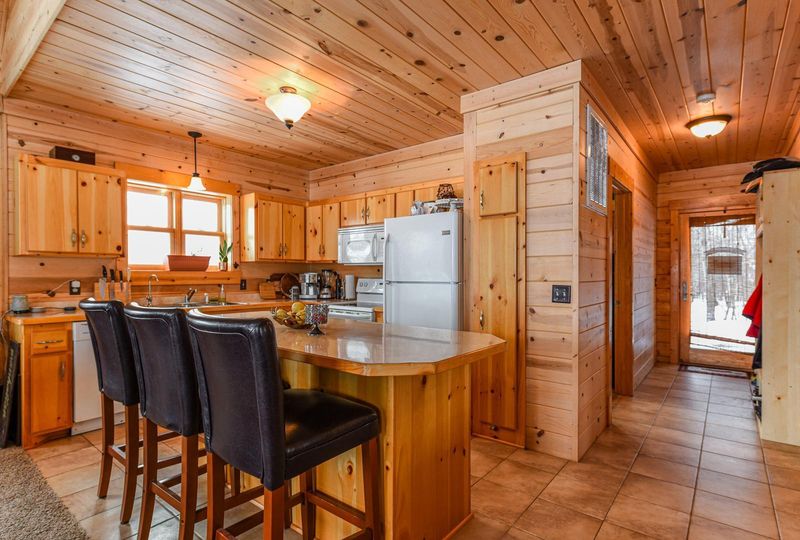 47348 Golf Cir, Garrison, MN 56450
