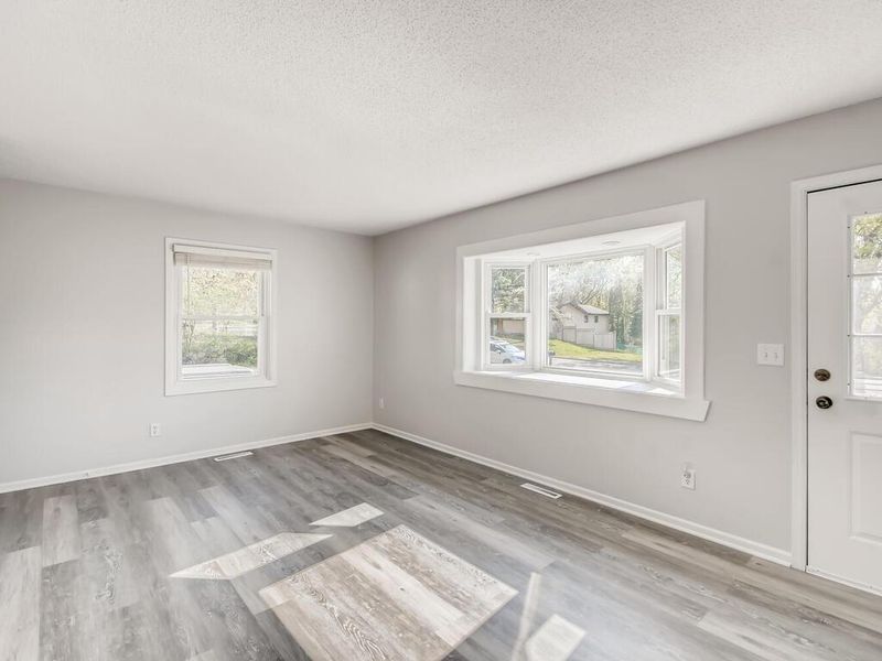 1918 Kennard St, Maplewood, MN 55109