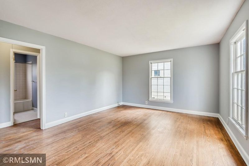 5017 Hankerson Ave, Edina, MN 55436