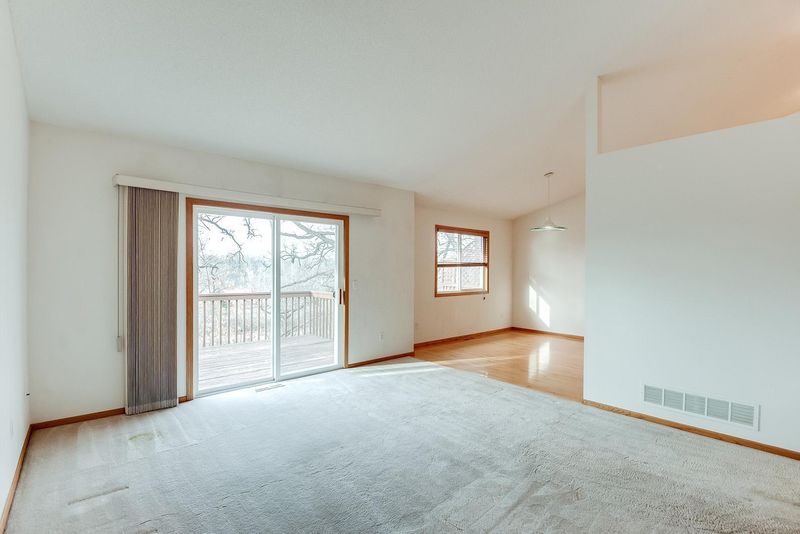 6151 Creek Line Dr, Minnetonka, MN 55345