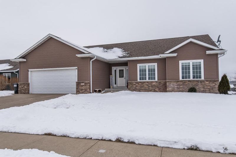 1000 21st Ln SE, Pine Island, MN 55963