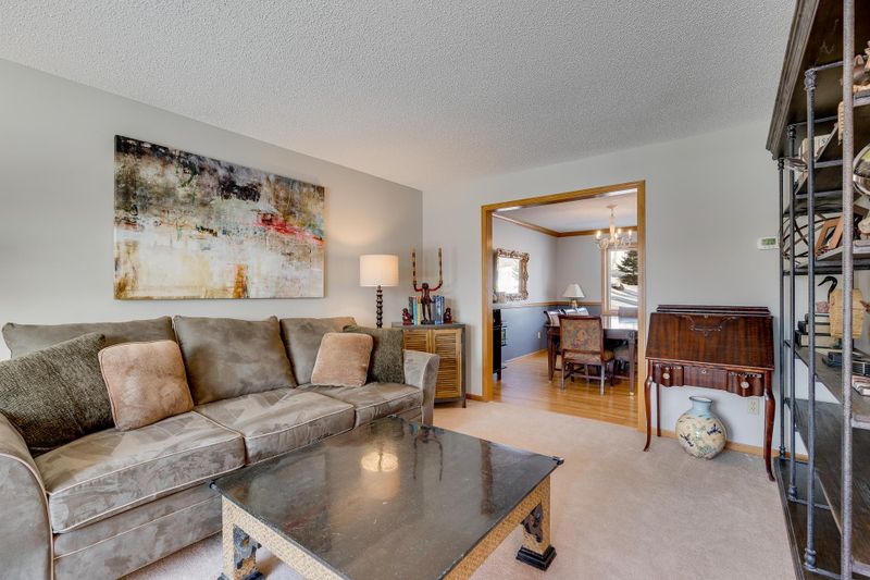 3796 Blackhawk Ridge Cir, Eagan, MN 55122