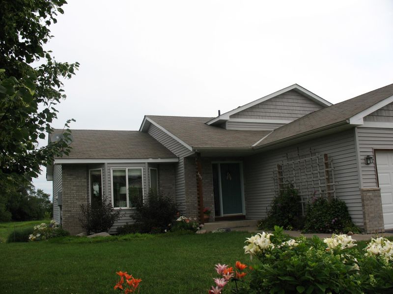 809 Steamboat Ln, Montrose, MN 55363