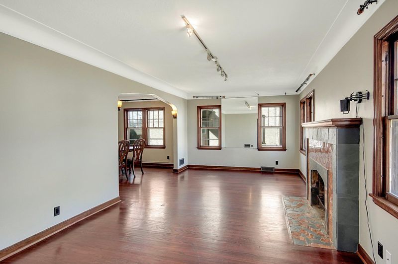 764 Cottage Ave E, Saint Paul, MN 55106