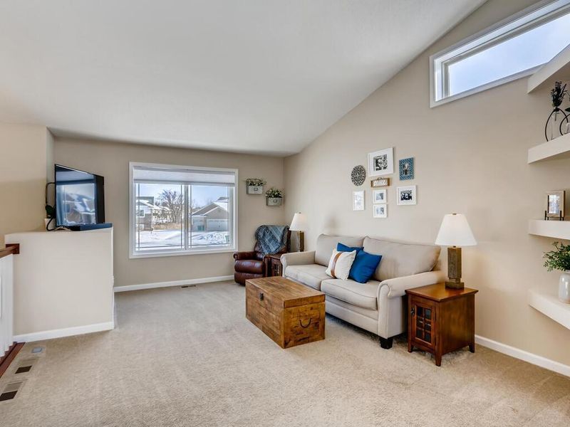 1641 Walnut Ct, Mayer, MN 55360