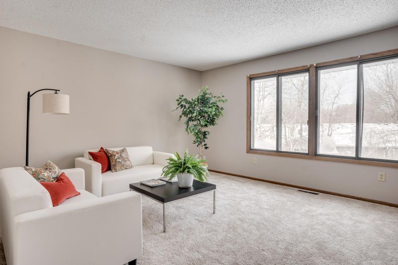 889 105th Ave NW, Coon Rapids, MN 55433
