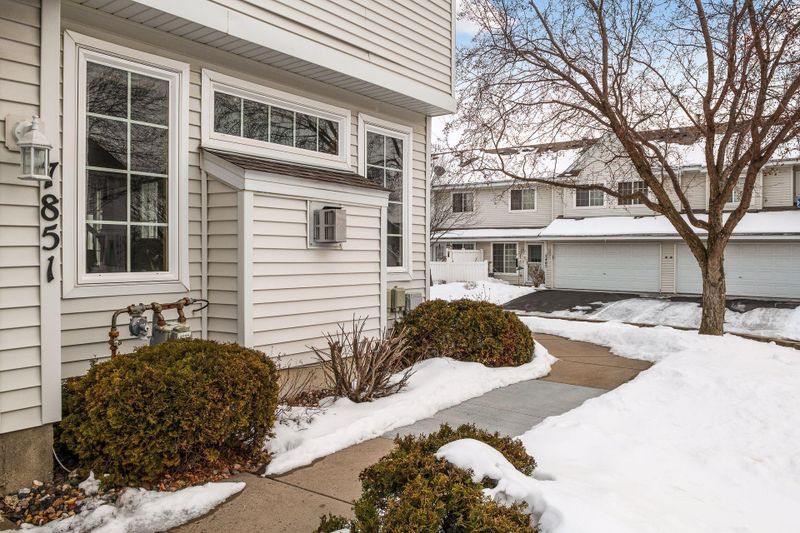 7851 Harvest Ln #45, Chanhassen, MN 55317