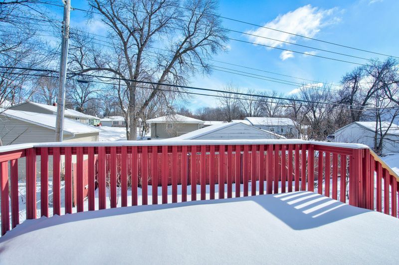 1622 Mendelssohn Ave N, Golden Valley, MN 55427