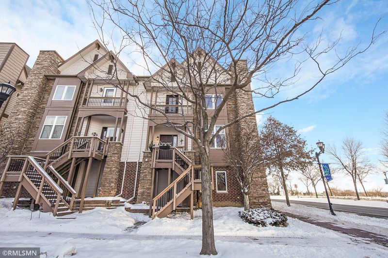42 125th St E, Burnsville, MN 55337