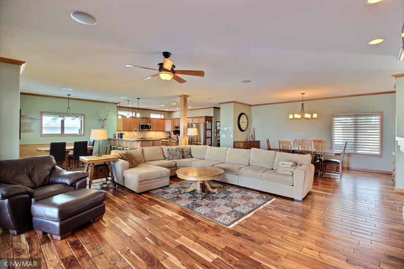 1638 E Shore Dr, Detroit Lakes, MN 56501