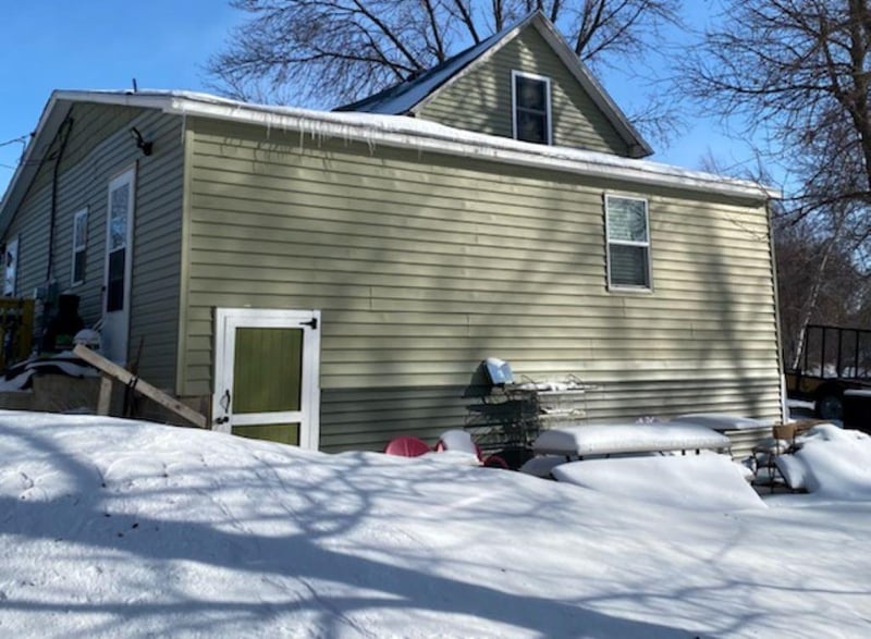 42 1st St, Easton, MN 56025