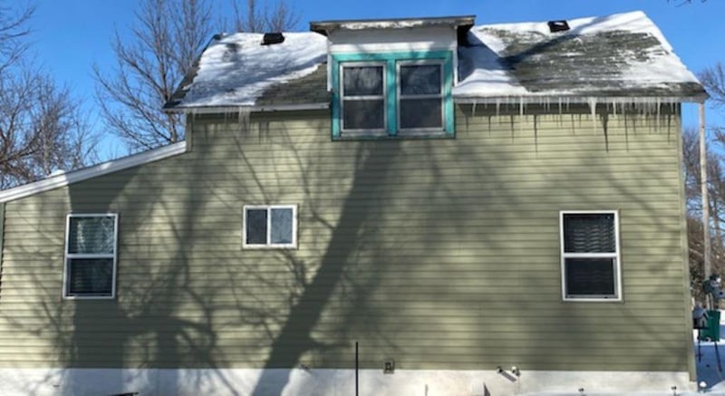 42 1st St, Easton, MN 56025