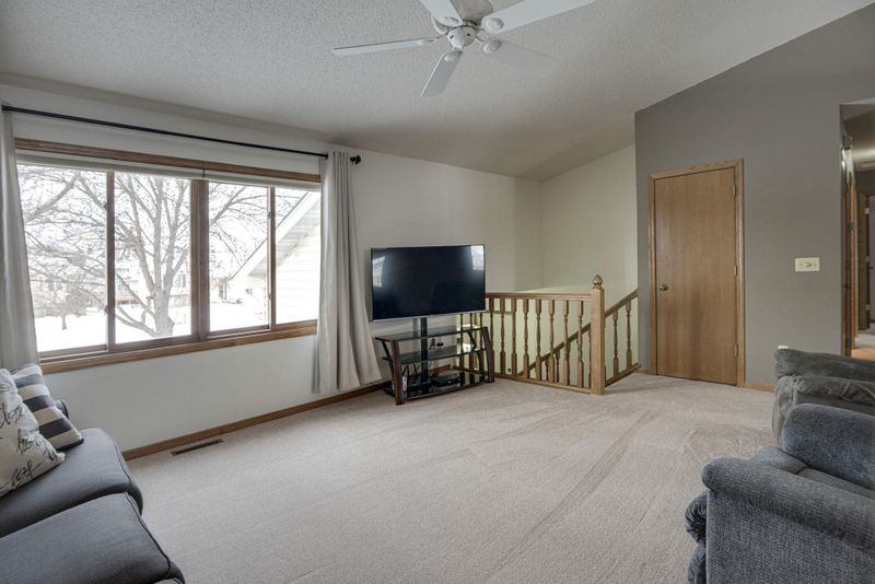 1527 Homestead St, Shakopee, MN 55379