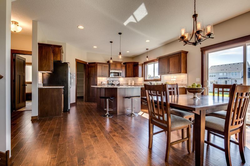 17860 Elder Ave, Lakeville, MN 55024