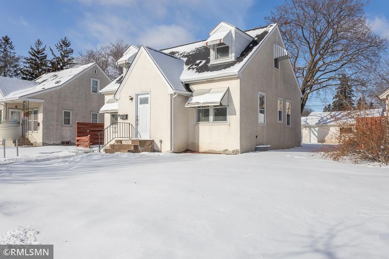 1727 Hoyt Ave E, Saint Paul, MN 55106
