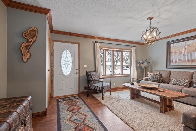 964 Redwell Ln, Apple Valley, MN 55124