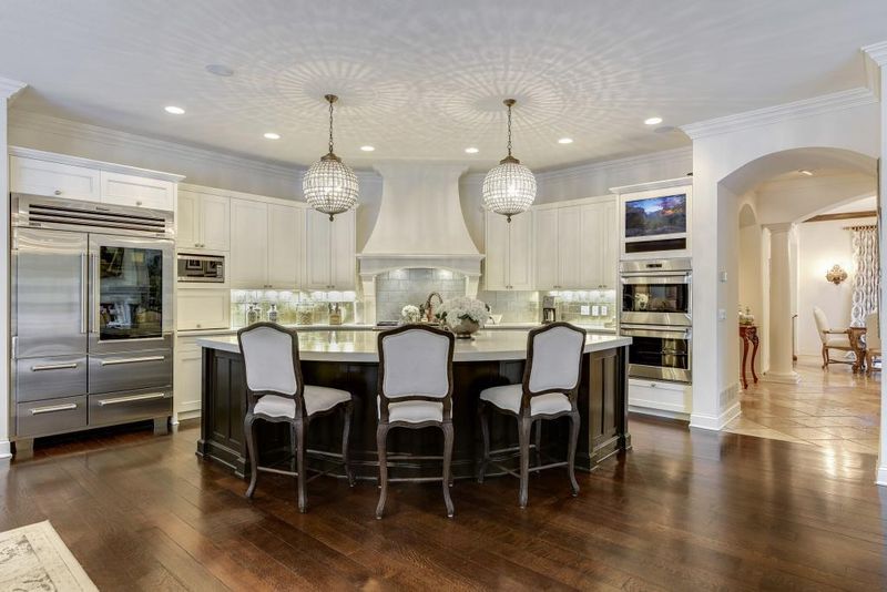 5012 Oak Bend Ln, Edina, MN 55436