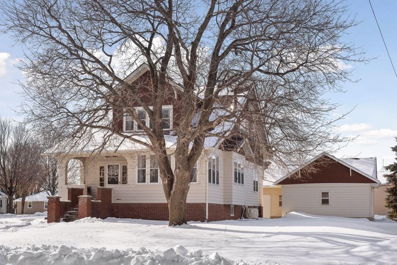 231 Broadway Ave, Hamburg, MN 55339