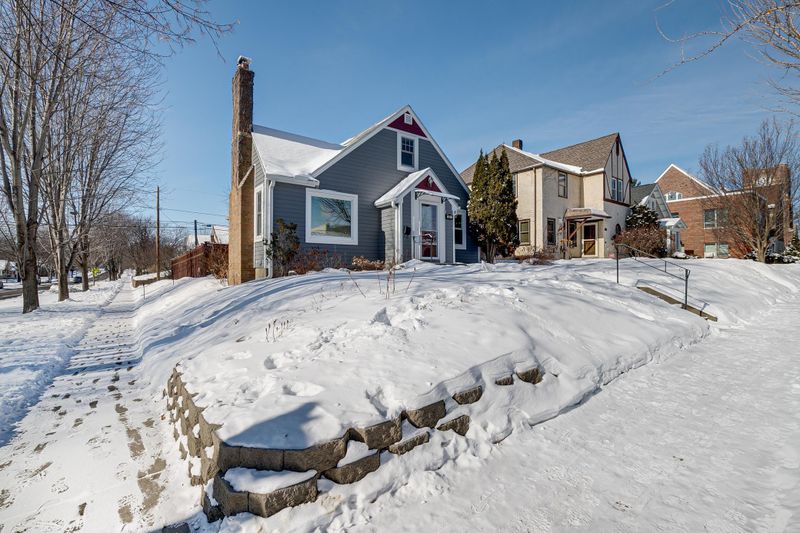 357 Hamline Ave S, Saint Paul, MN 55105