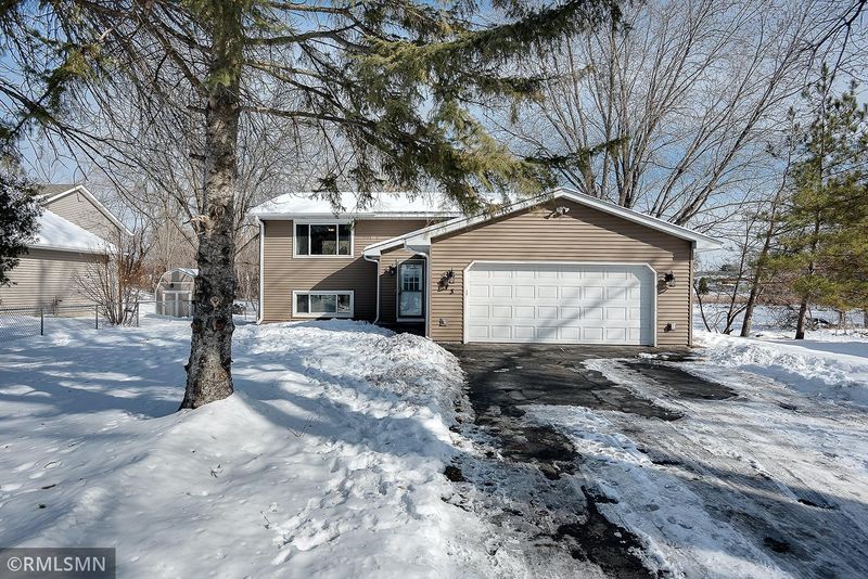 513 Schilling Cir NW, Forest Lake, MN 55025
