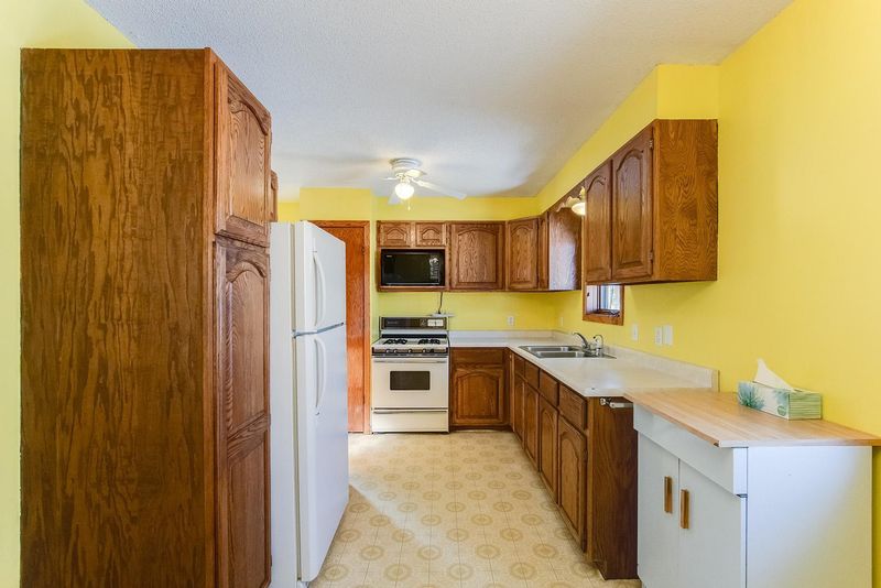 932 17th Ave N, South Saint Paul, MN 55075