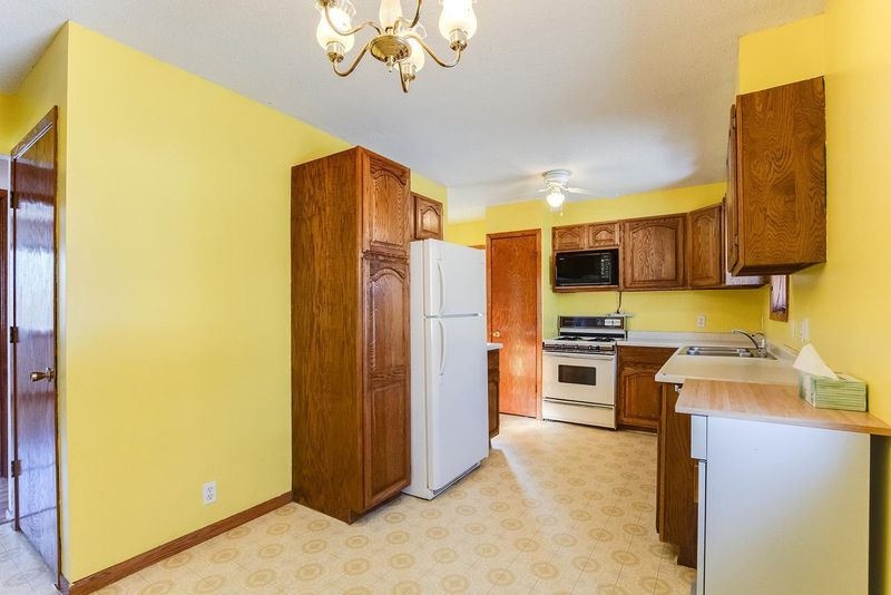 932 17th Ave N, South Saint Paul, MN 55075