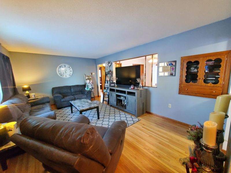340 2nd St SW, Plainview, MN 55964