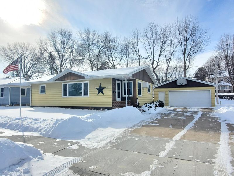 340 2nd St SW, Plainview, MN 55964