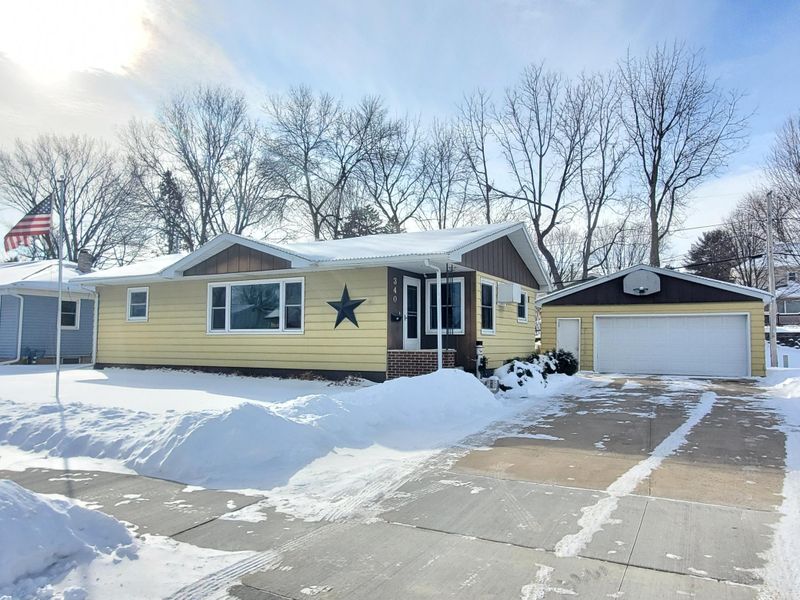 340 2nd St SW, Plainview, MN 55964