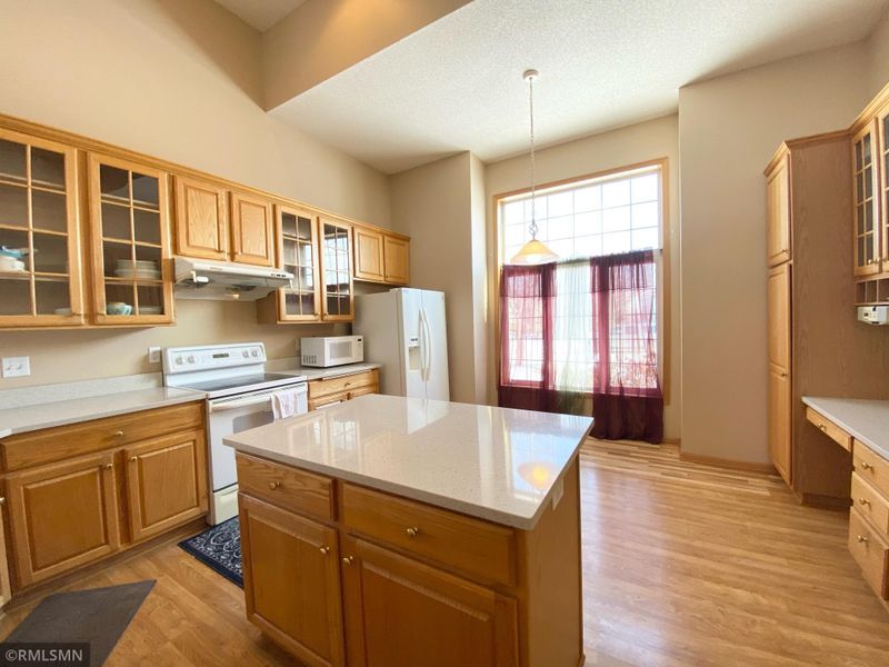 9817 Greenspruce Ave N, Brooklyn Park, MN 55443
