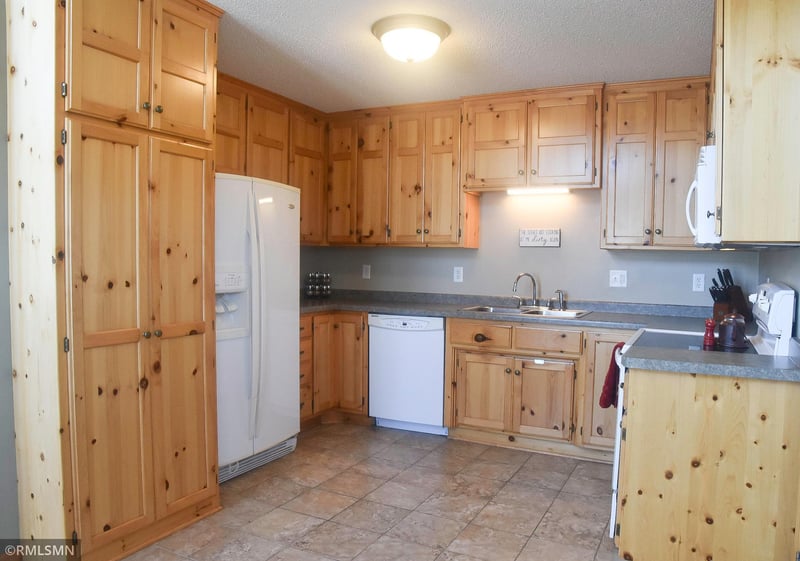 57108 Hickory Ln, Rock Creek, MN 55063