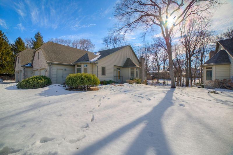1507 Pleasant View Dr, North Mankato, MN 56003